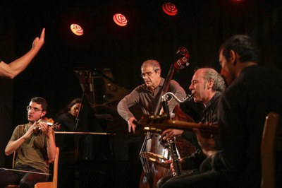 <bound method DexterityContent.Title of <Event at /fs-webs/auditori/ca/actualitat/agenda/fish-freets-col%c2%b7lectiu-freet-10-anys-dimprovisacio-i-connexio>>.