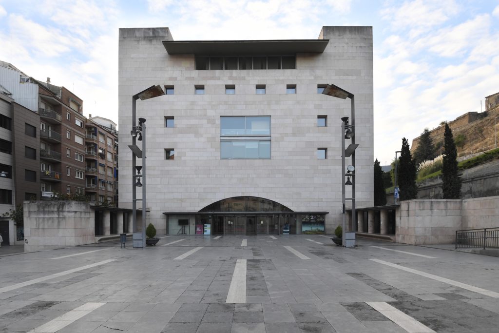 Imatge frontal de l'edifici de l'auditori