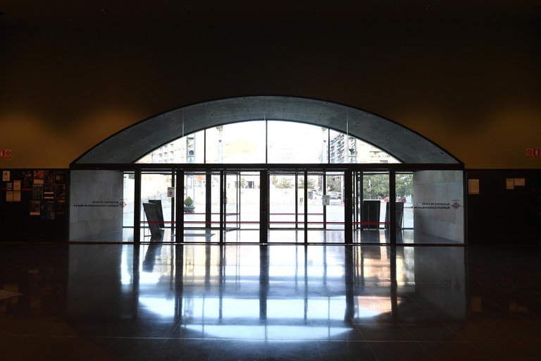 Web 5_Hall.jpg